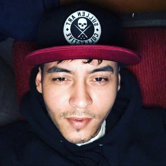 Meet your Posher, Cesareo - Picture 1 of 1